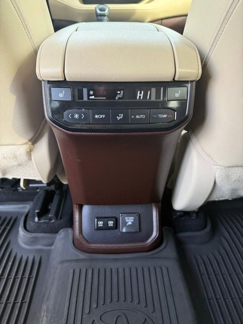 Used 2021 Toyota Highlander Platinum AWD/4WD image 39