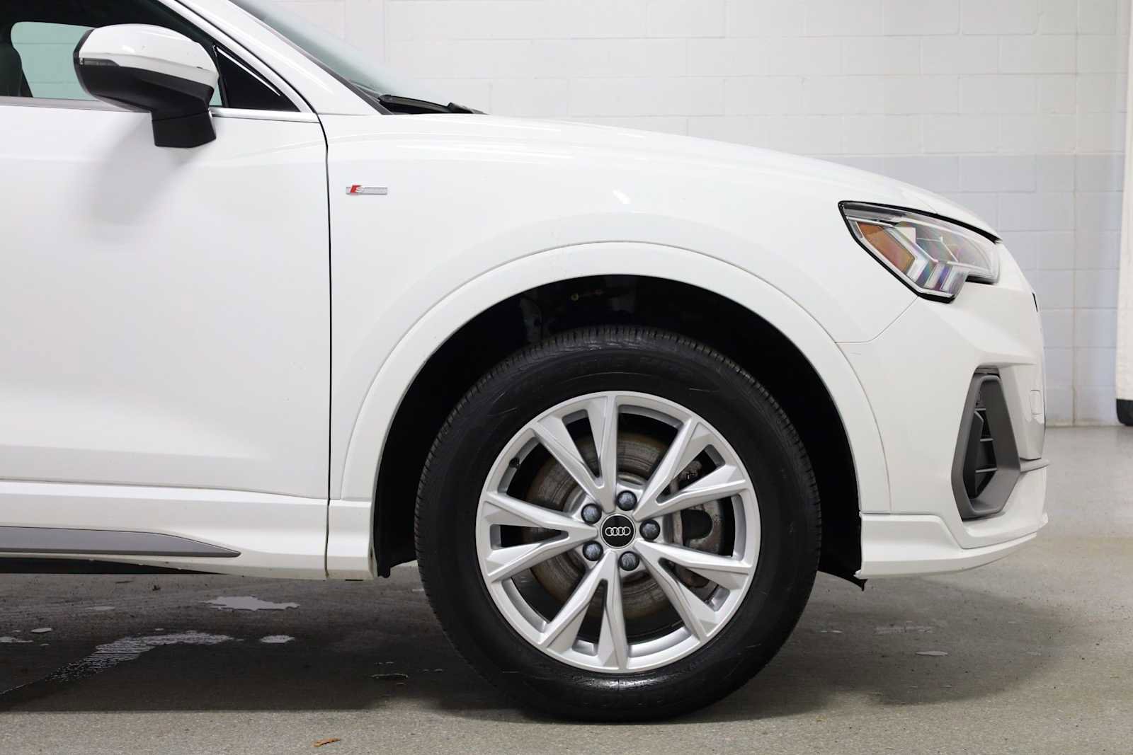 Used 2023 Audi Q3 2.0T Premium w/ Convenience Package image 11