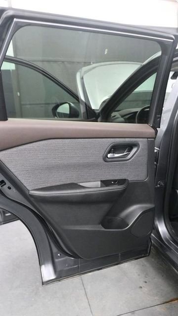 Used 2023 Nissan Rogue SV AWD/4WD image 12