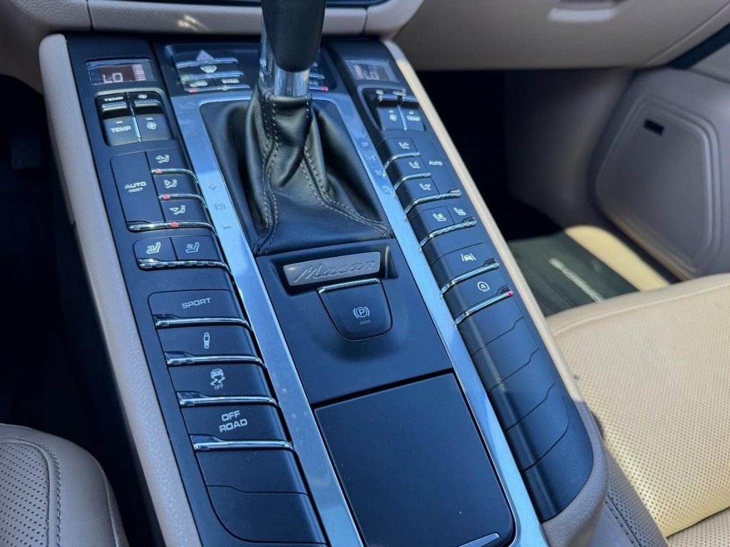 Used 2019 Porsche Macan AWD/4WD image 19