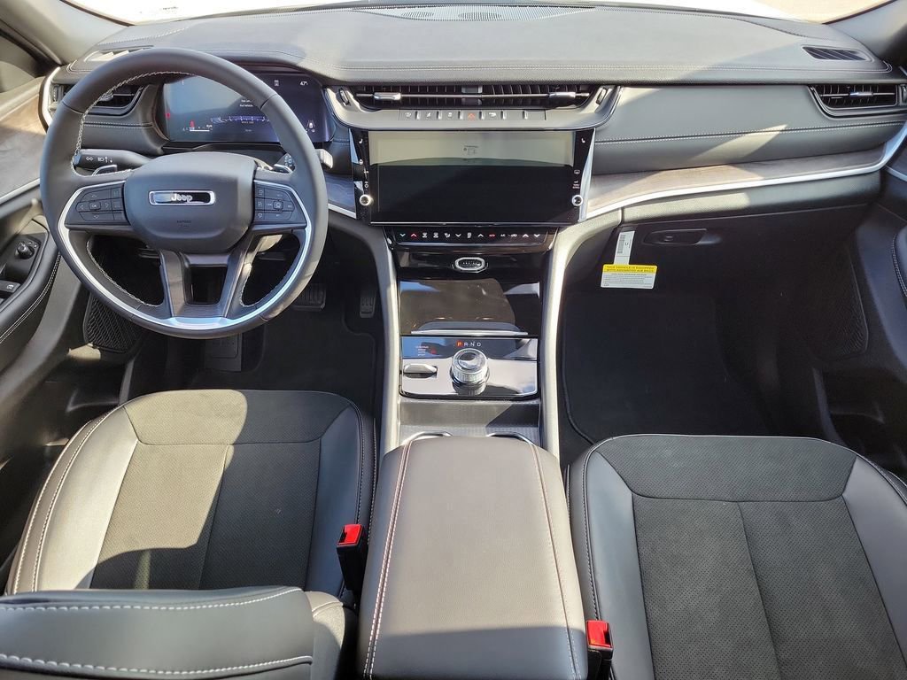 New 2026 Jeep Grand Cherokee Altitude image 16