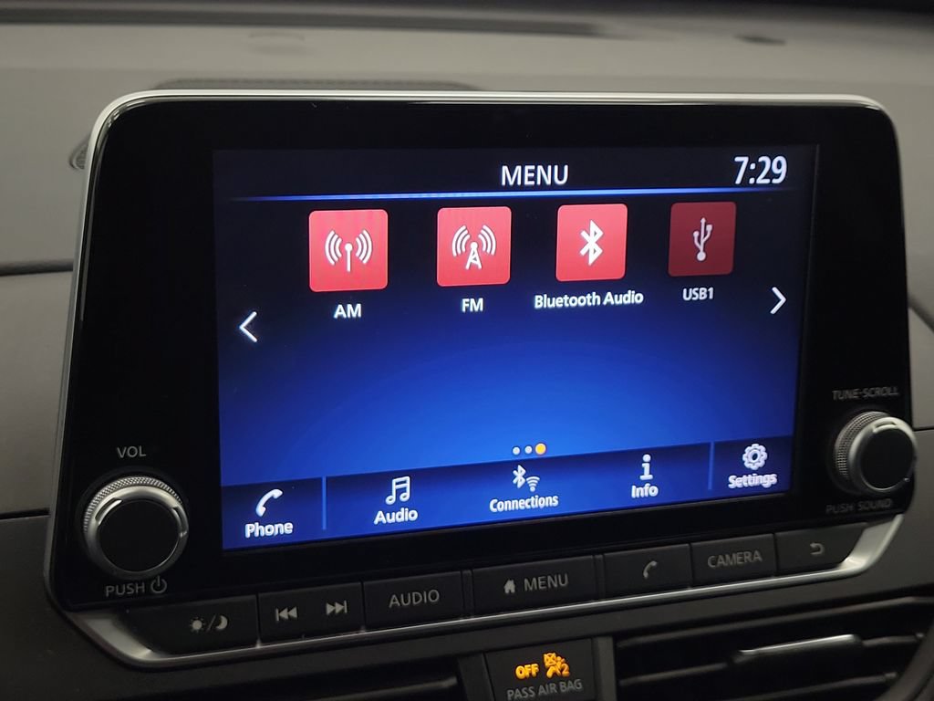 Used 2025 Nissan Altima 2.5 SV FWD image 19
