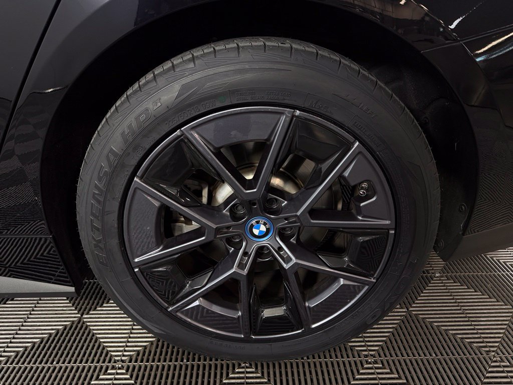 Used 2024 BMW i4 eDrive40 w/ Premium Package RWD image 11