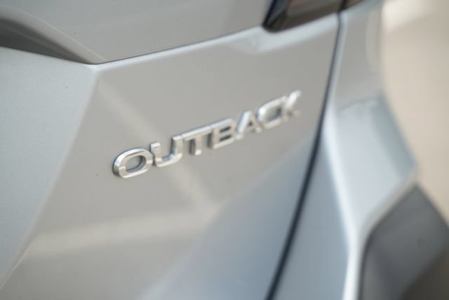 Used 2025 Subaru Outback Limited AWD/4WD image 37