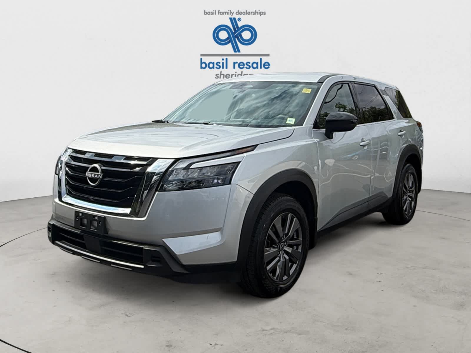 Used 2024 Nissan Pathfinder S AWD/4WD image 2