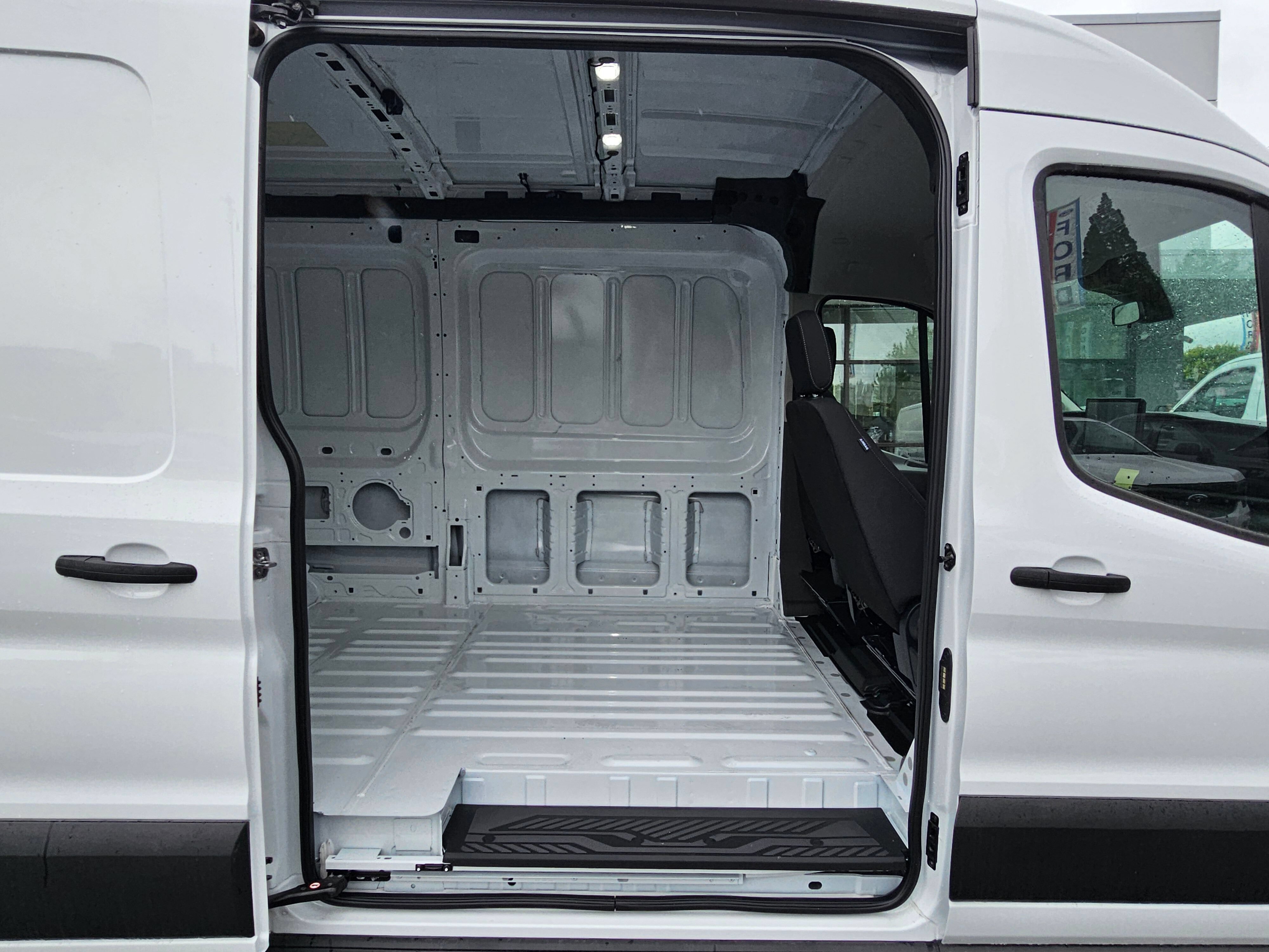New 2026 Ford Transit 250 148 Medium Roof RWD image 12