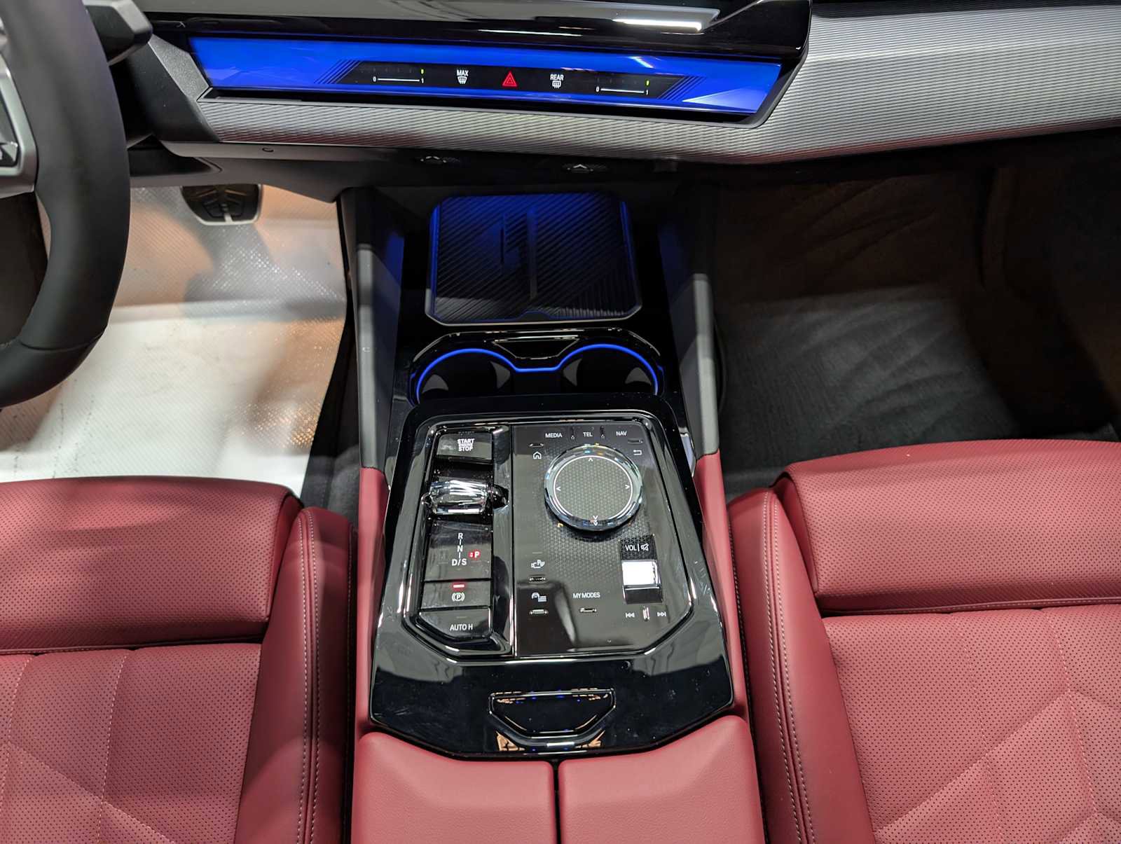 Used 2025 BMW 540i xDrive w/ Executive Package image 19