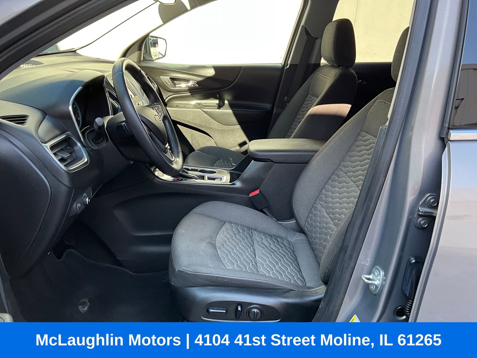 Used 2018 Chevrolet Equinox LT image 2