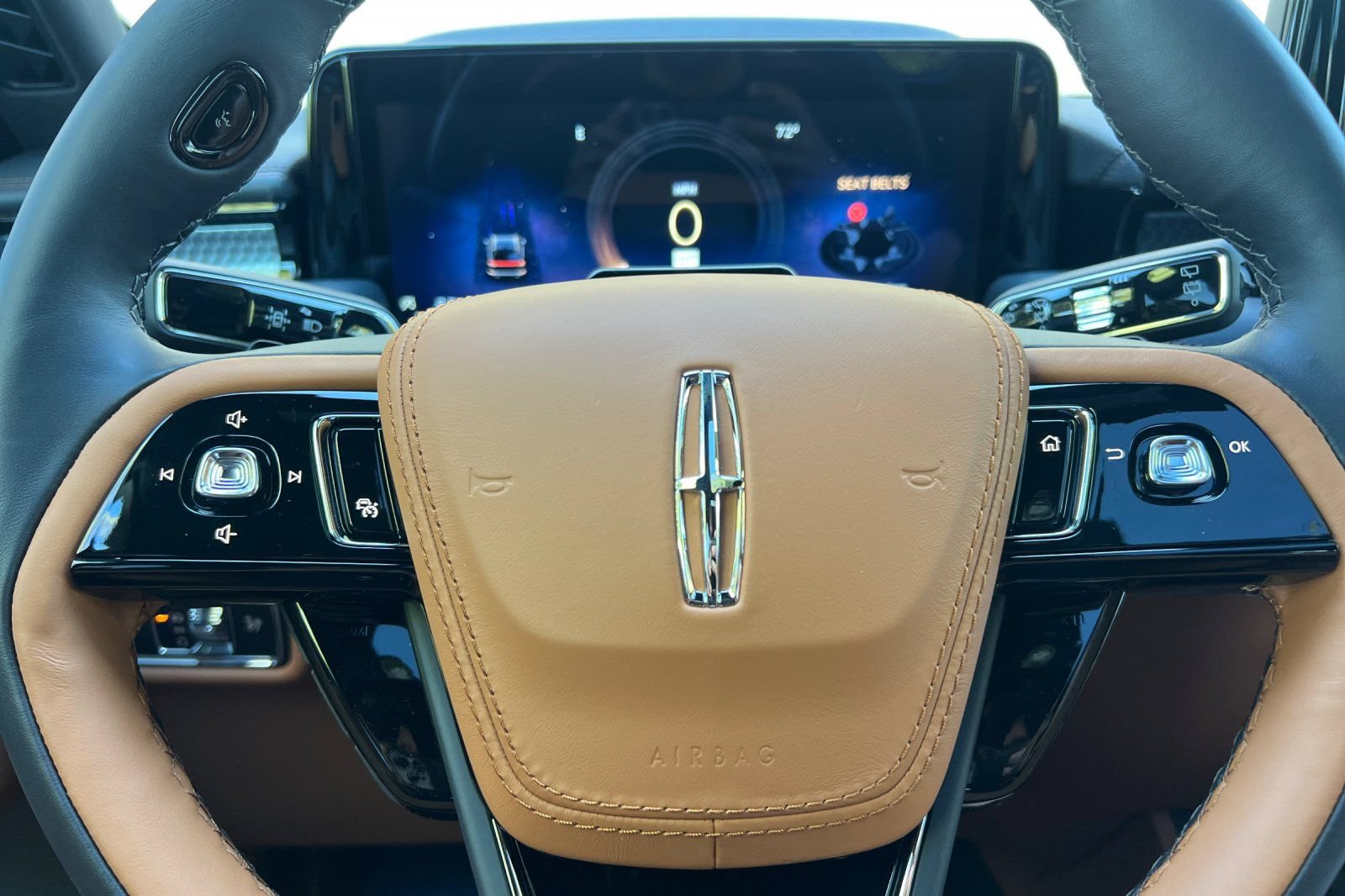 New 2026 Lincoln Aviator Black Label w/ Jet Appearance Package AWD/4WD image 22