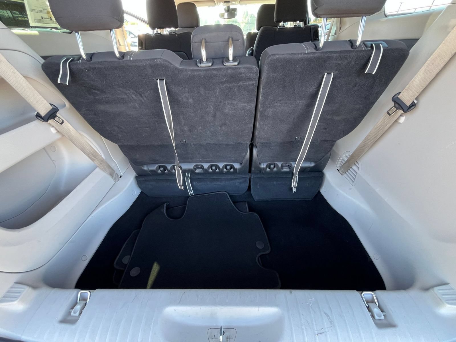 Used 2024 Chrysler Voyager LX FWD image 29