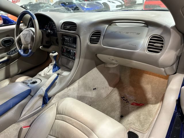 Used 2004 Chevrolet Corvette Convertible w/ Preferred Equipment Group RWD image 9