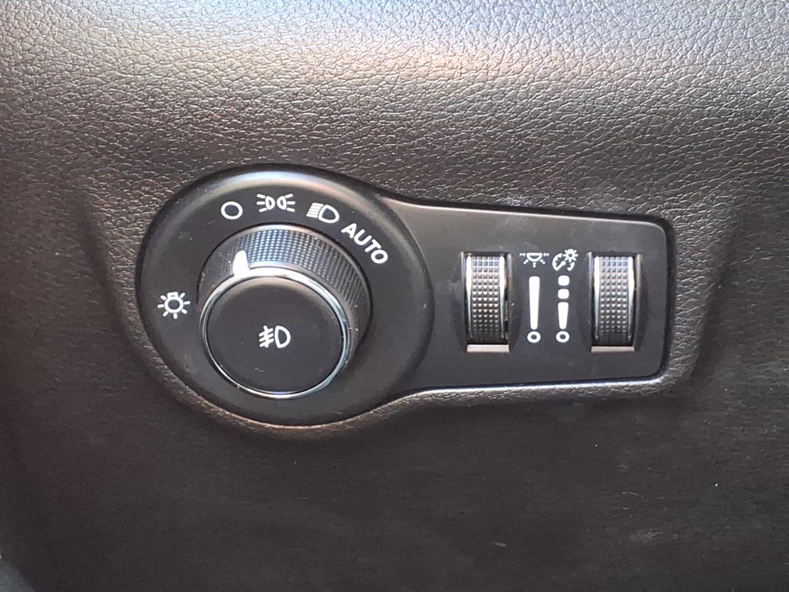 Certified 2023 Jeep Compass Latitude image 20