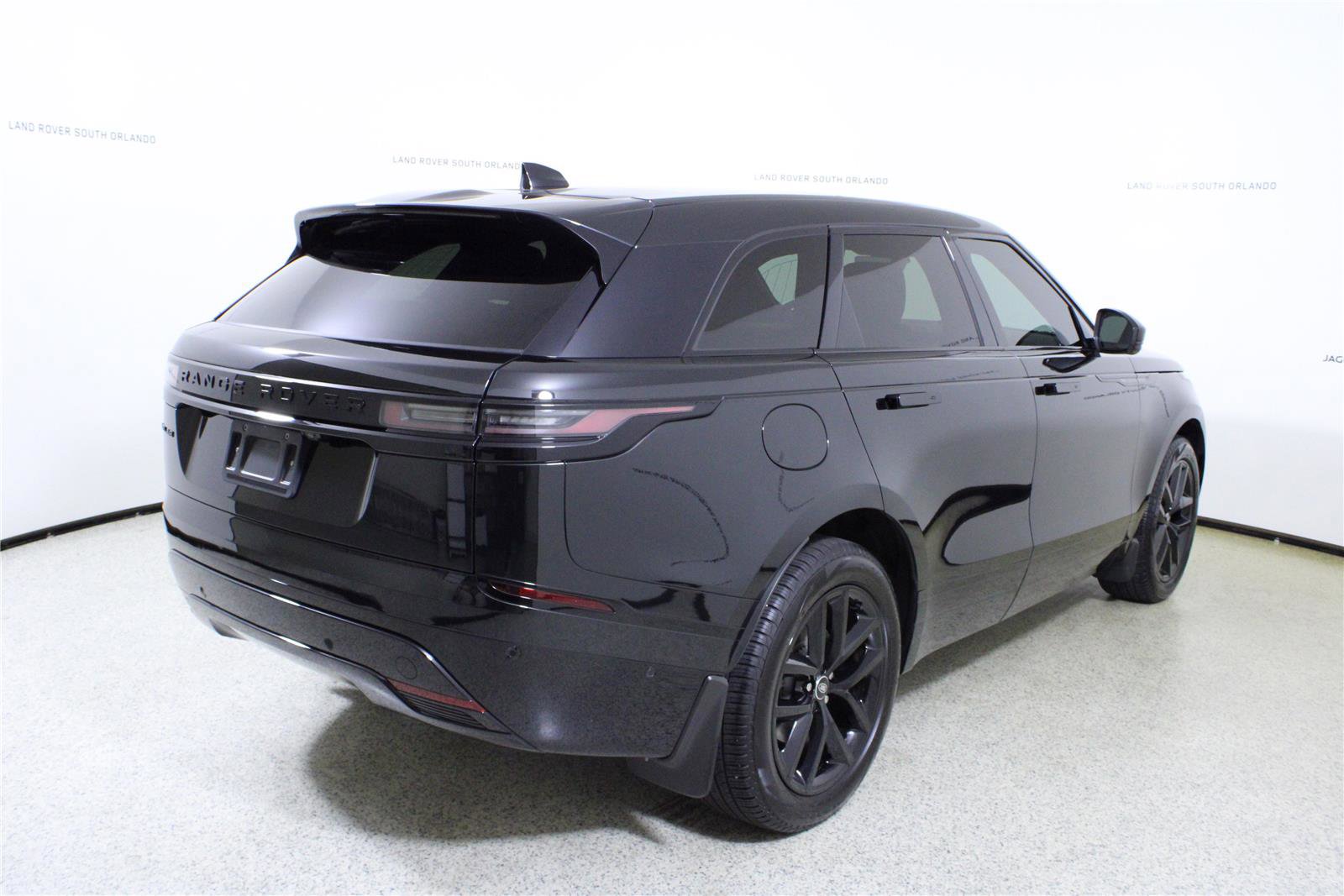 Used 2026 Land Rover Range Rover Velar Dynamic SE AWD/4WD image 7