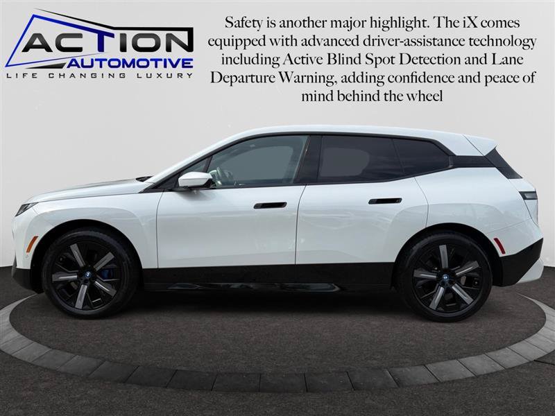 Used 2024 BMW iX xDrive50 w/ Premium Package AWD/4WD image 5