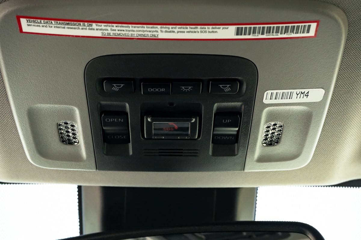 Used 2022 Toyota Camry SE w/ Convenience Package FWD image 18