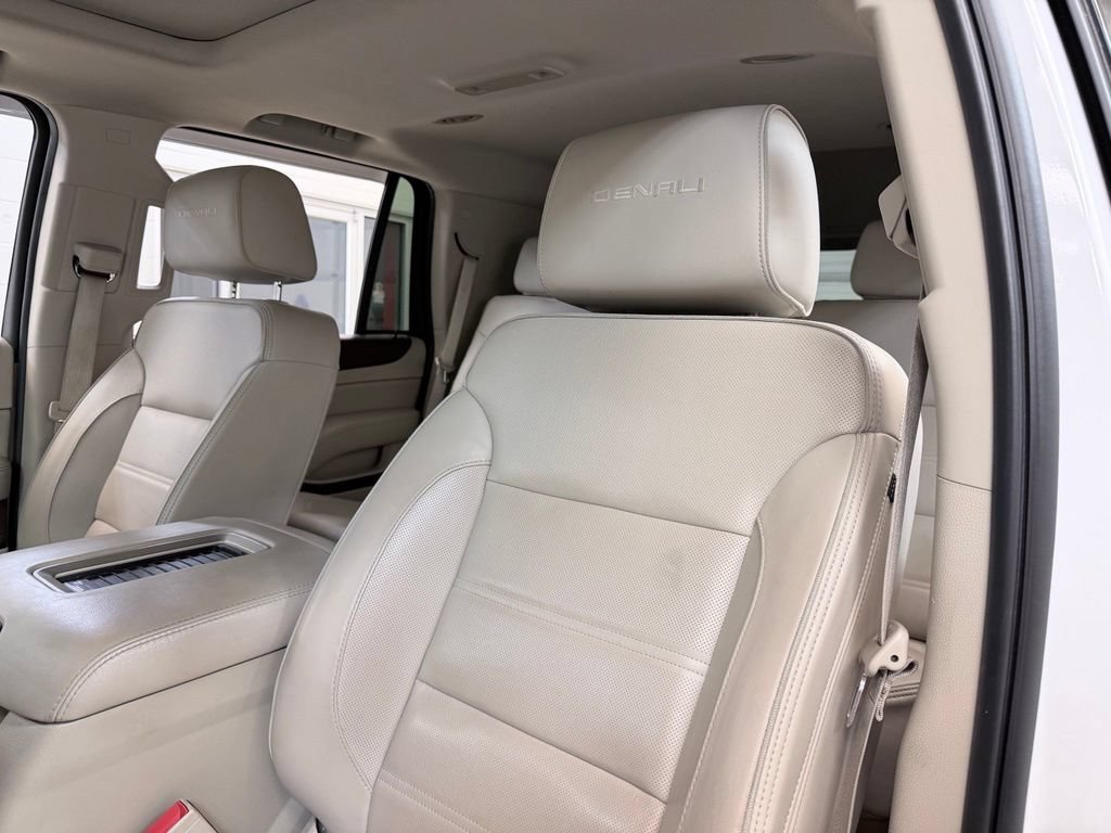 Used 2018 GMC Yukon Denali AWD/4WD image 16