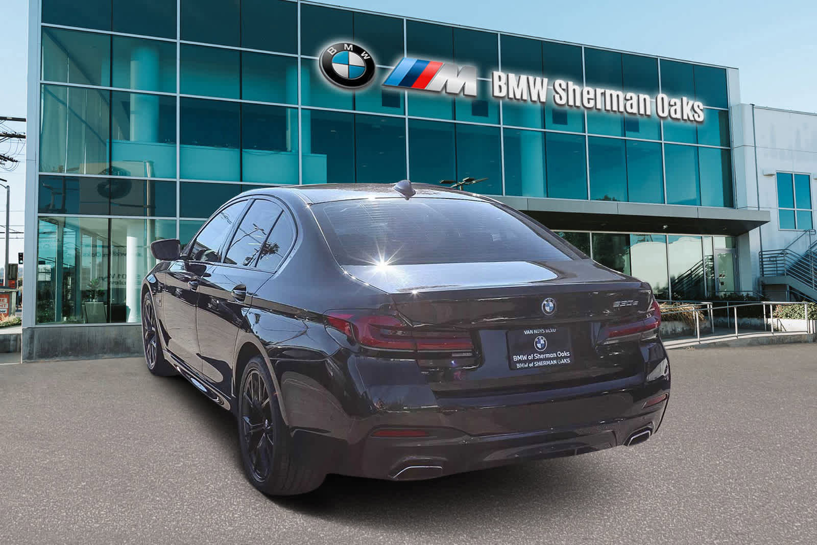 Used 2023 BMW 530e 530e w/ M Sport Package image 6