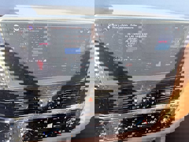 New 2026 Nissan Pathfinder Platinum image 12