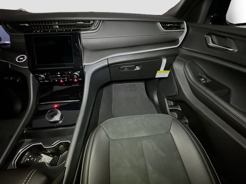 New 2025 Jeep Grand Cherokee L Altitude AWD/4WD image 26