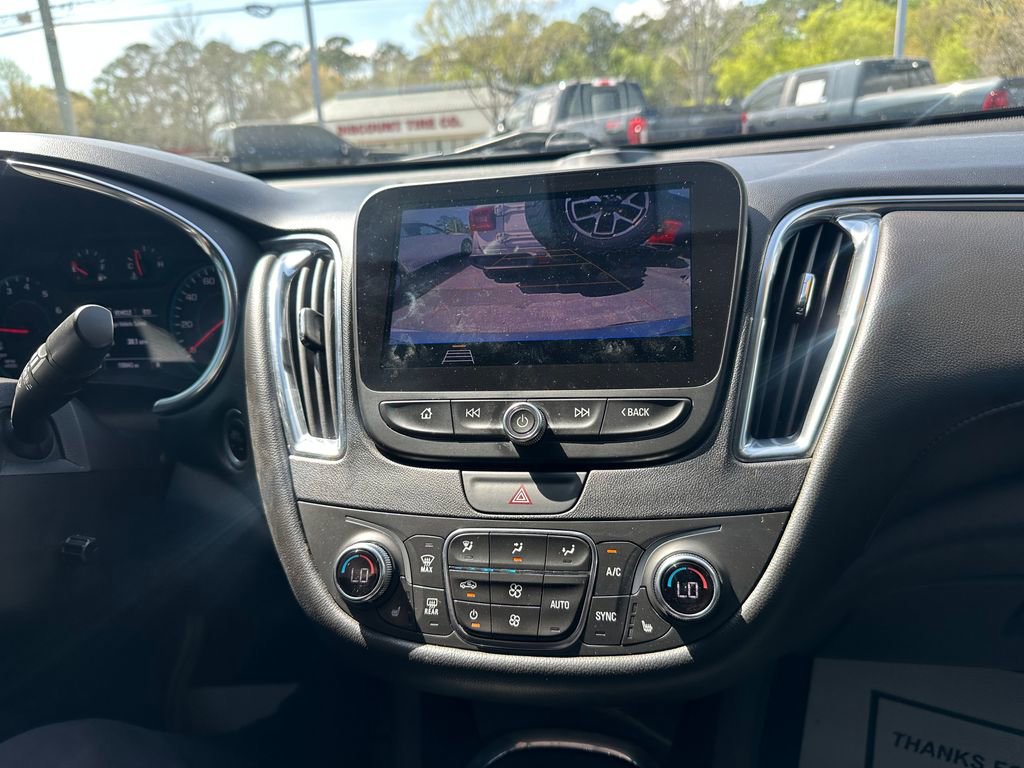 Used 2019 Chevrolet Malibu LT w/ Leather Package image 48