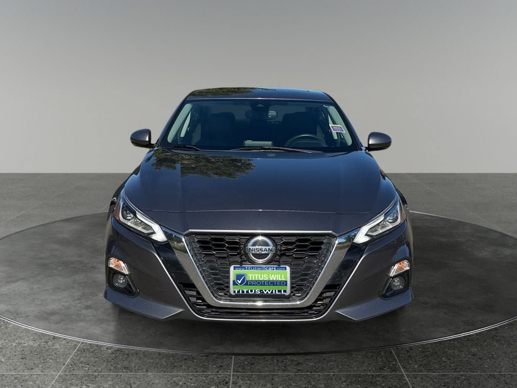 Used 2020 Nissan Altima 2.0 Platinum FWD image 2