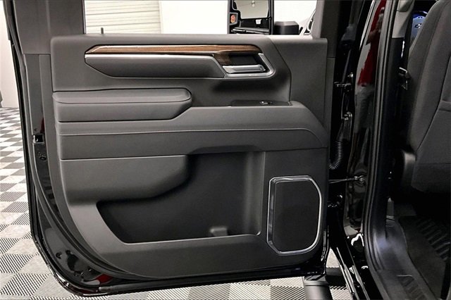 Used 2025 Chevrolet Silverado 2500 LT w/ Trail Boss Package image 19