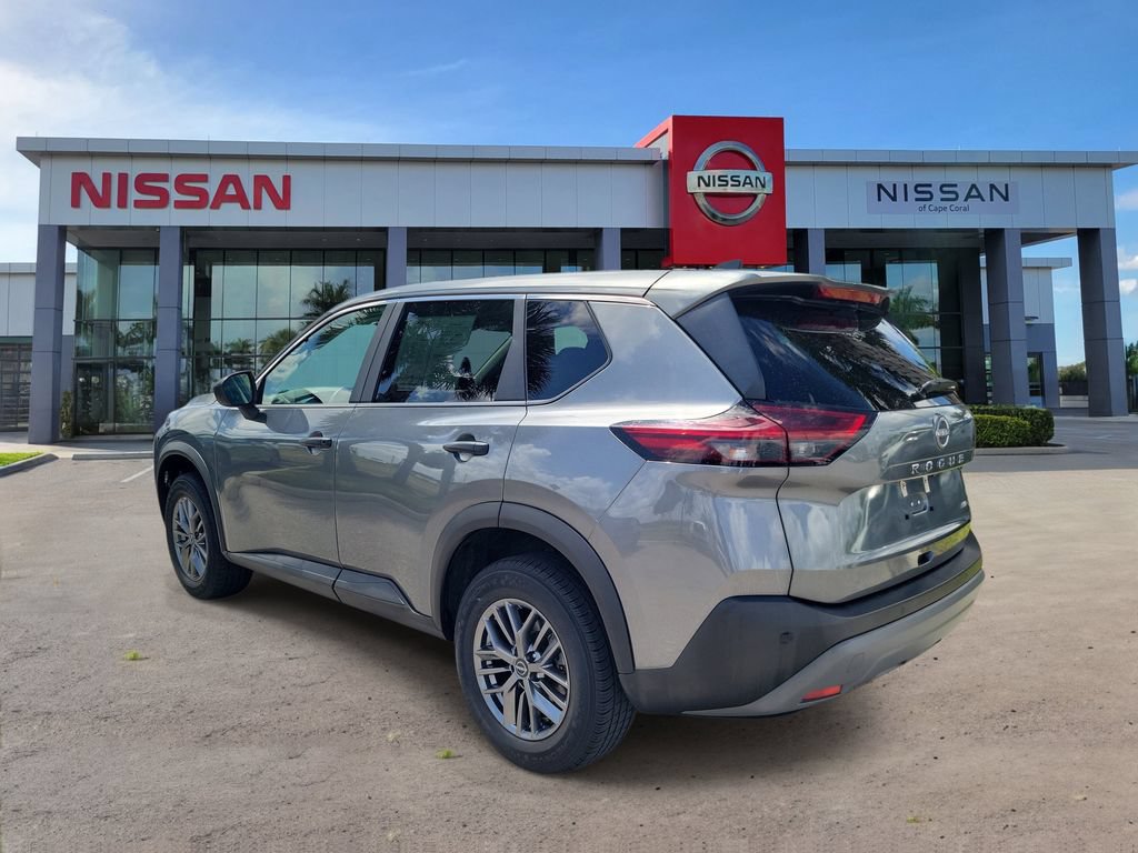 Used 2023 Nissan Rogue S AWD/4WD image 6