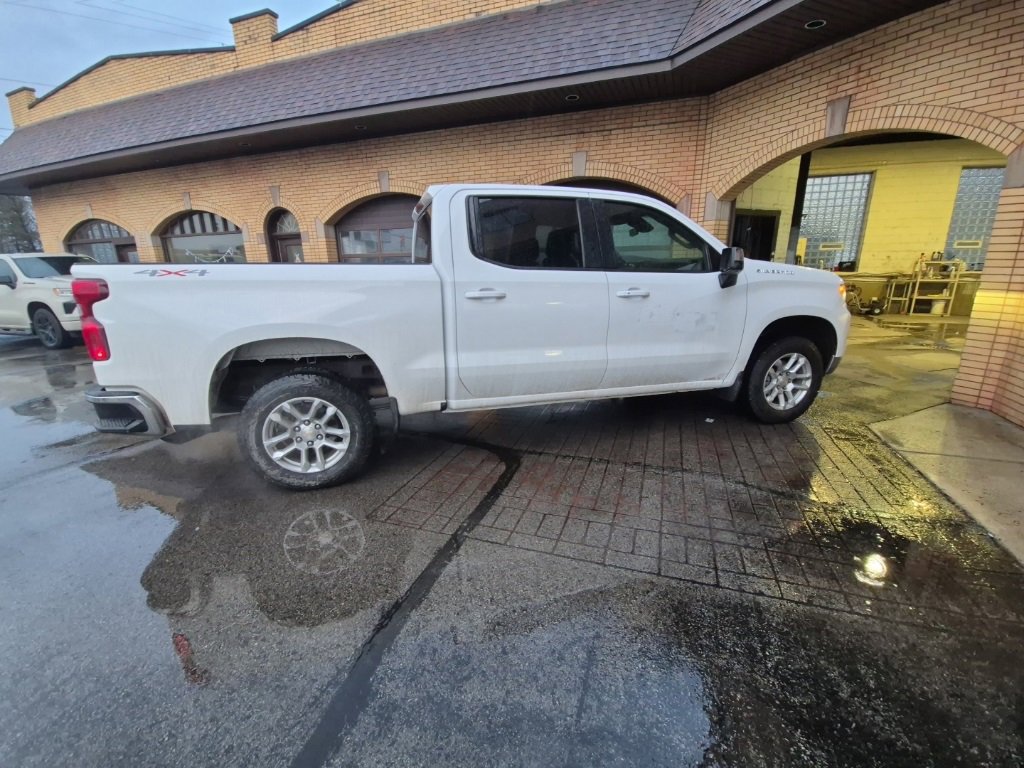 Used 2022 Chevrolet Silverado 1500 LT image 8