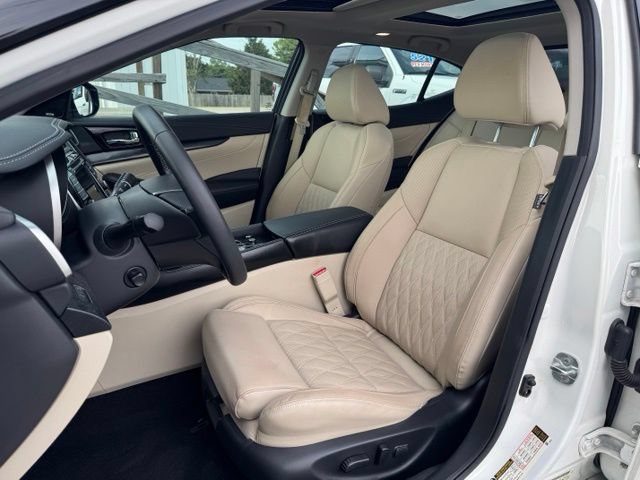 Used 2023 Nissan Maxima Platinum w/ Sport Mat Group FWD image 25
