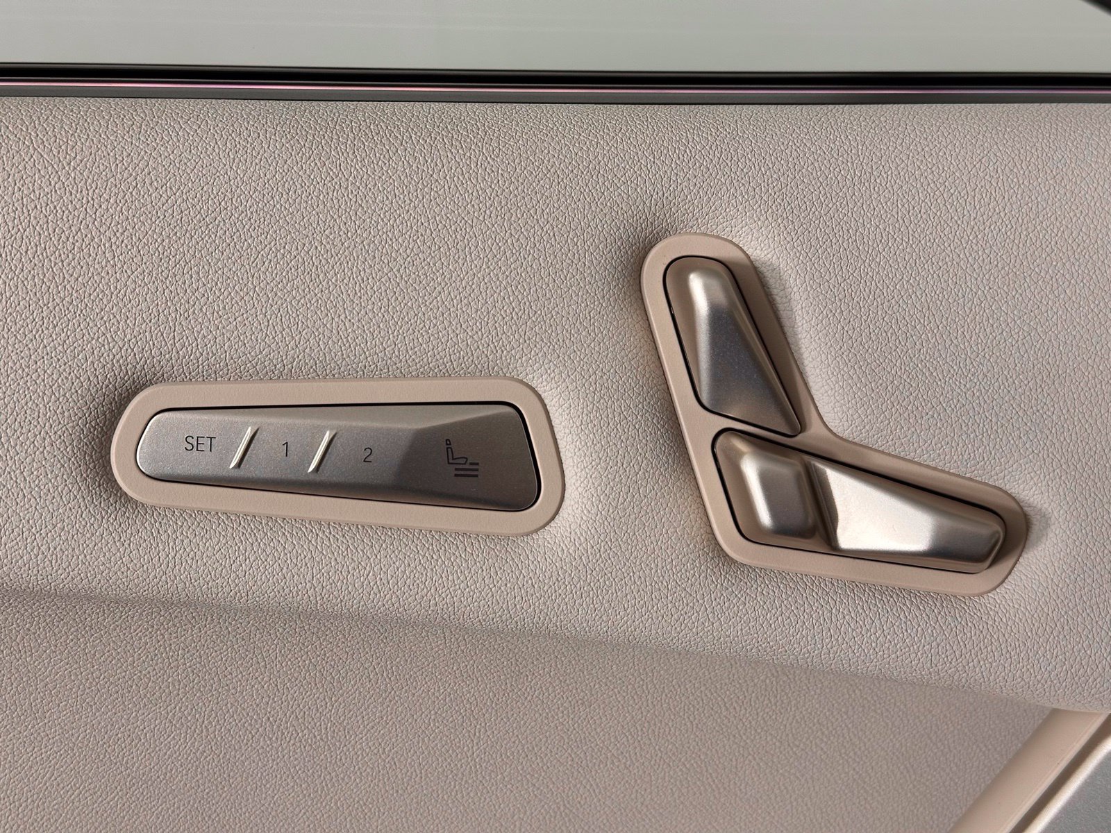 Used 2026 BMW iX xDrive45 AWD/4WD image 6