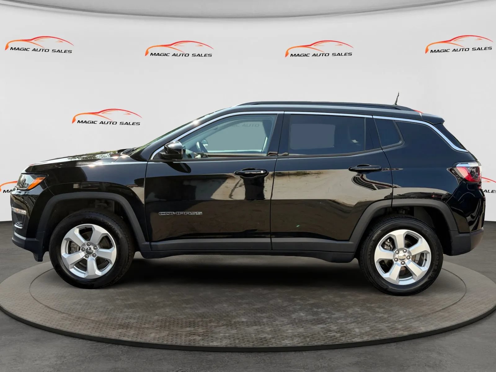 Used 2021 Jeep Compass Latitude w/ Driver Assistance Group AWD/4WD image 7