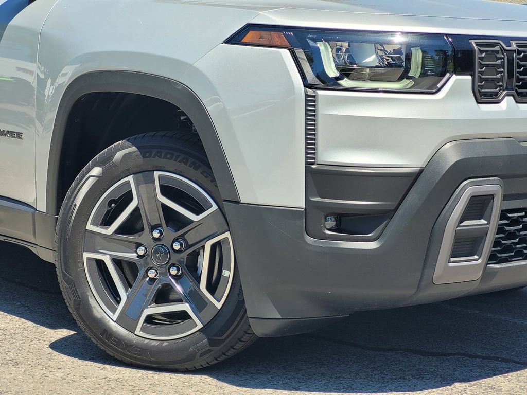 New 2026 Jeep Cherokee Laredo AWD/4WD image 2