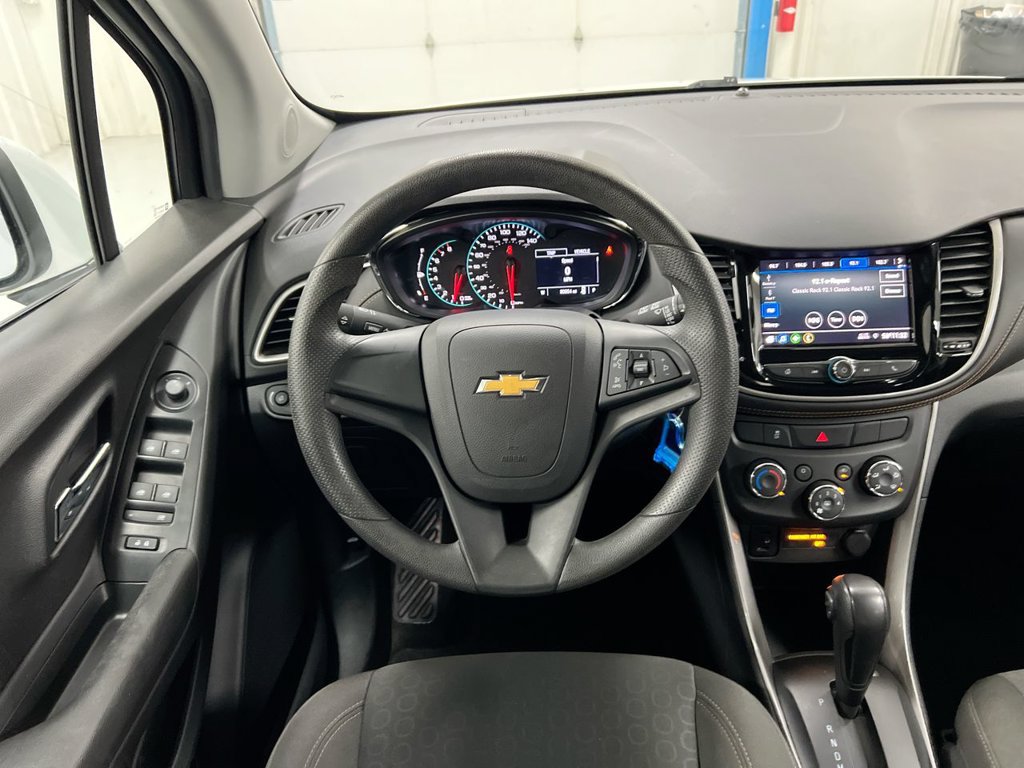 Used 2020 Chevrolet Trax LS FWD image 11