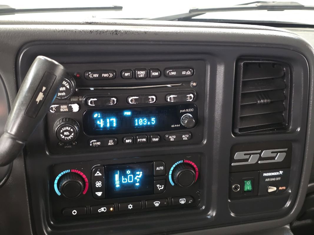 Used 2004 Chevrolet Silverado 1500 SS AWD/4WD image 32