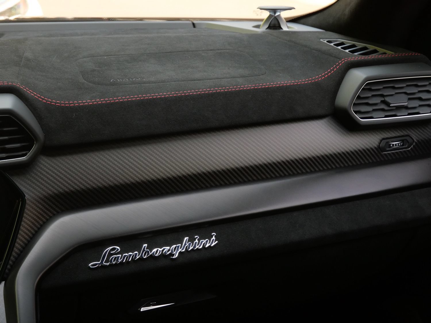 Used 2024 Lamborghini Urus Performante AWD/4WD image 20