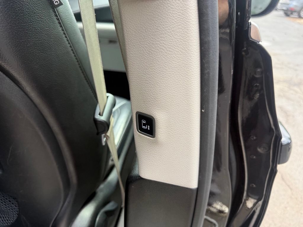 Used 2022 Chrysler Pacifica Touring-L AWD/4WD image 60