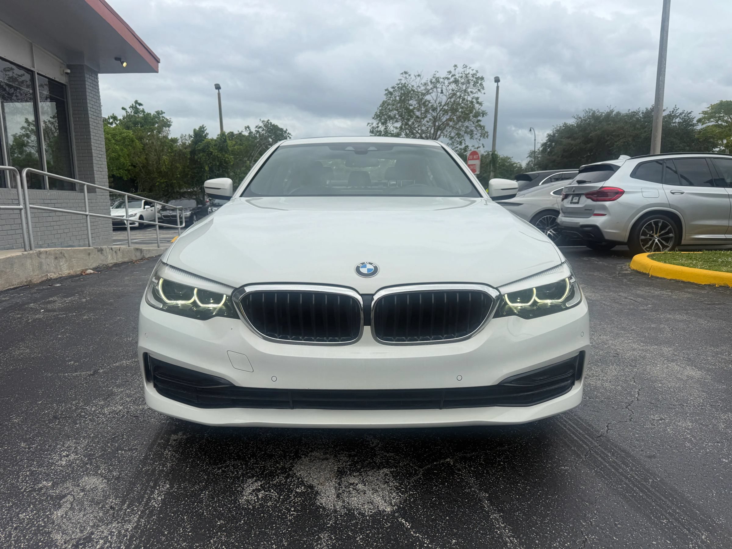 Used 2019 BMW 530i w/ Convenience Package RWD image 2