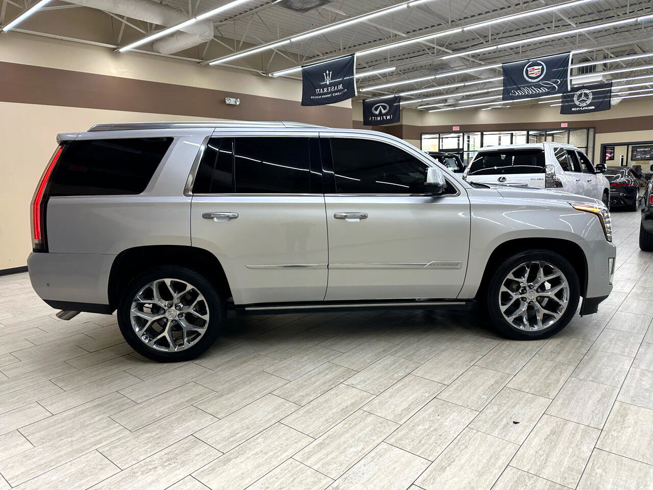 Used 2017 Cadillac Escalade Platinum image 6