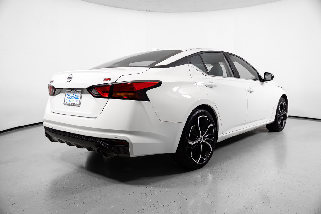 Used 2024 Nissan Altima 2.5 SR FWD image 9