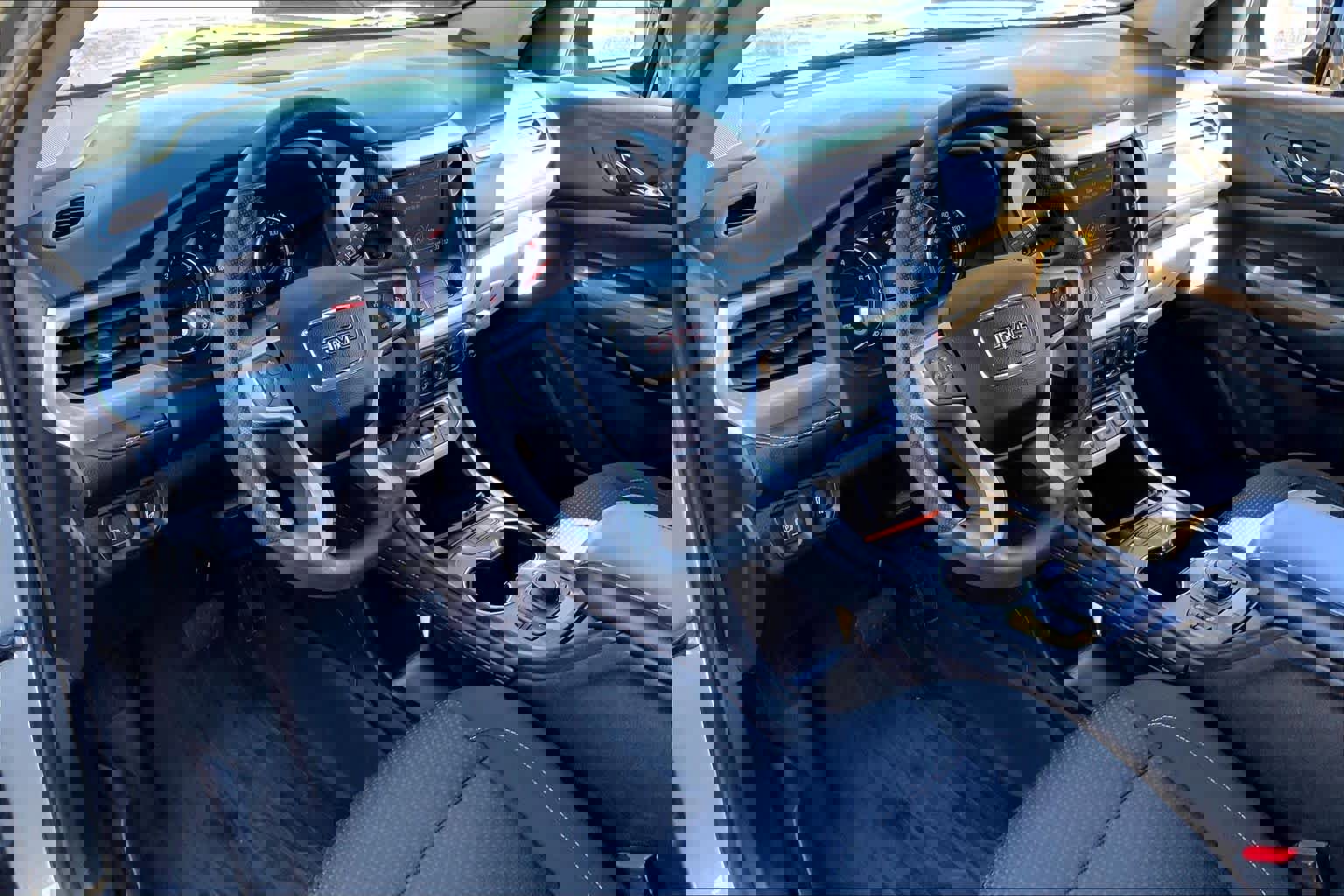 Certified 2023 GMC Acadia SLE w/ Driver Convenience Package image 16