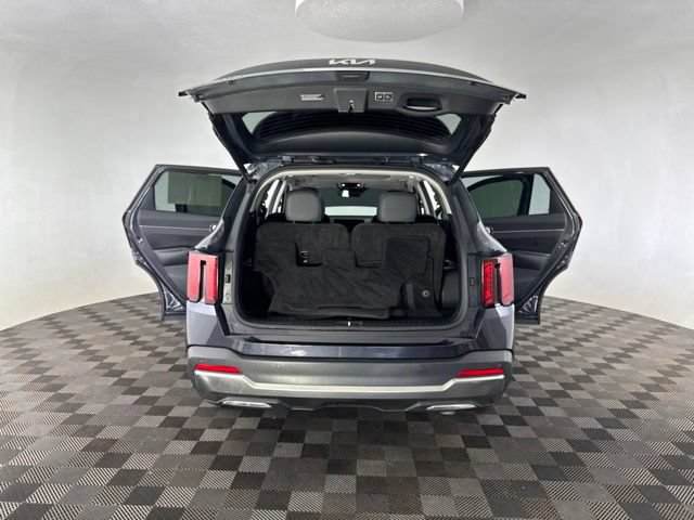 Certified 2025 Kia Sorento EX w/ Panoramic Sunroof Package FWD image 17