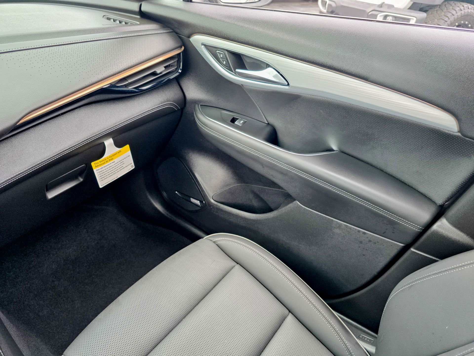 Used 2024 Buick Envision Avenir image 47