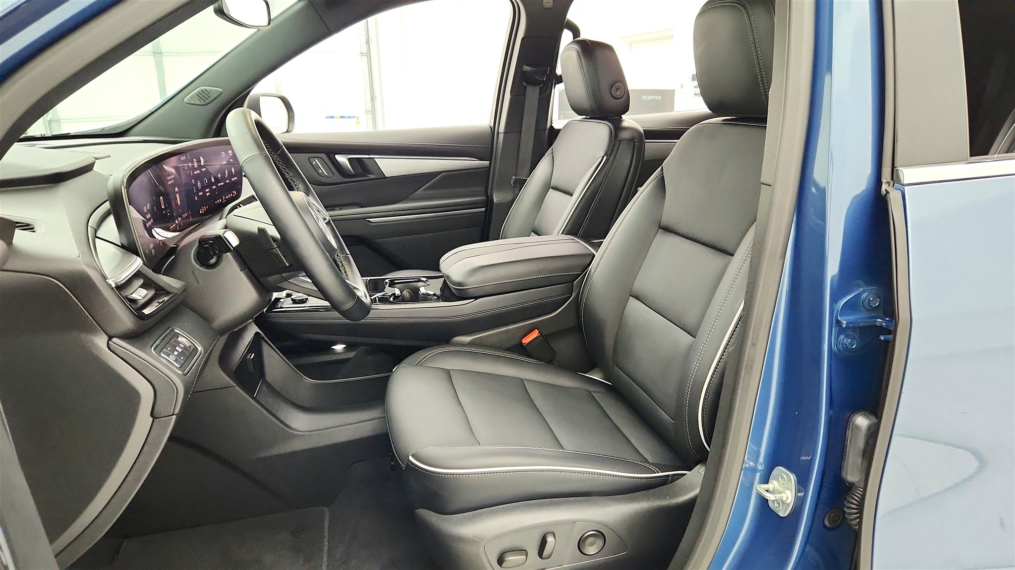 Used 2025 Buick Enclave Preferred image 10