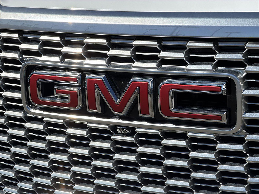 Used 2024 GMC Yukon Denali RWD image 31