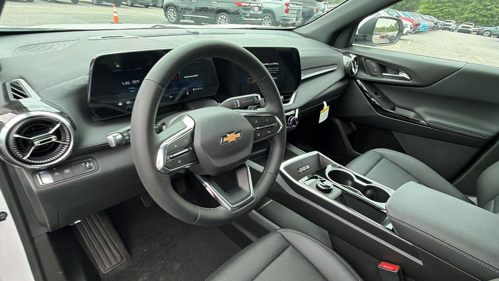 New 2026 Chevrolet Equinox LT w/ Convenience Package II FWD image 17