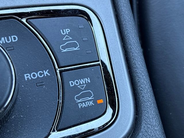 Used 2020 Jeep Grand Cherokee High Altitude AWD/4WD image 19