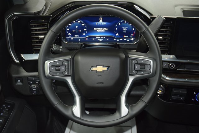 Used 2025 Chevrolet Silverado 2500 LT image 40