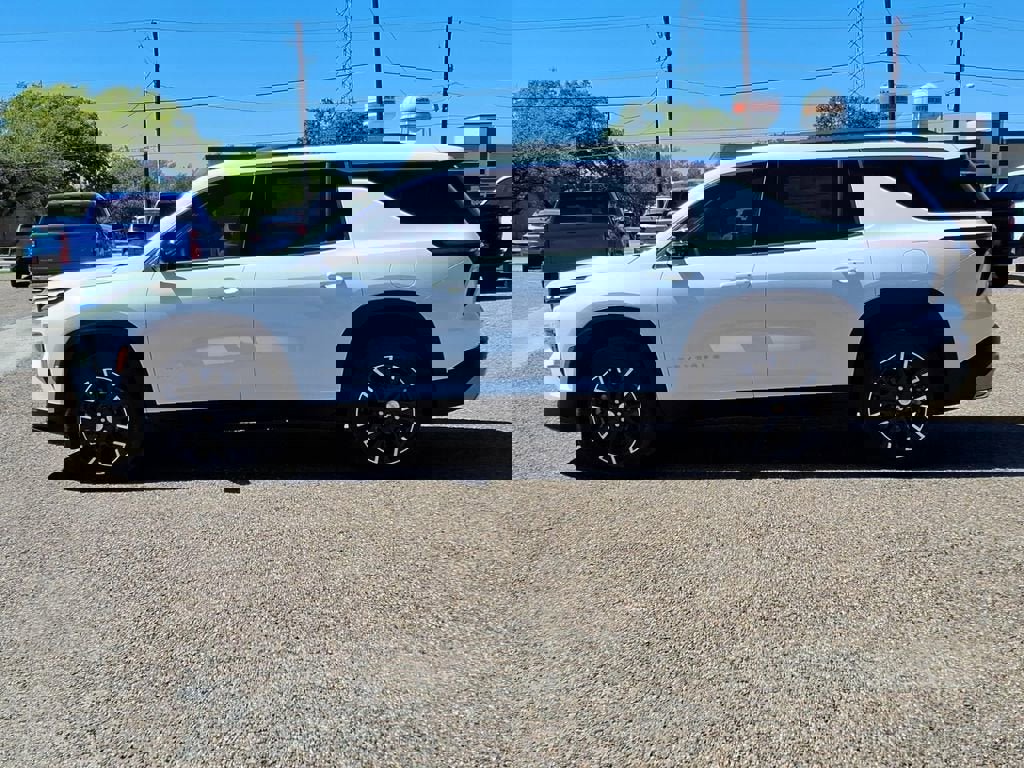 New 2026 Chevrolet Traverse LT w/ Sun and Wheel Package image 2