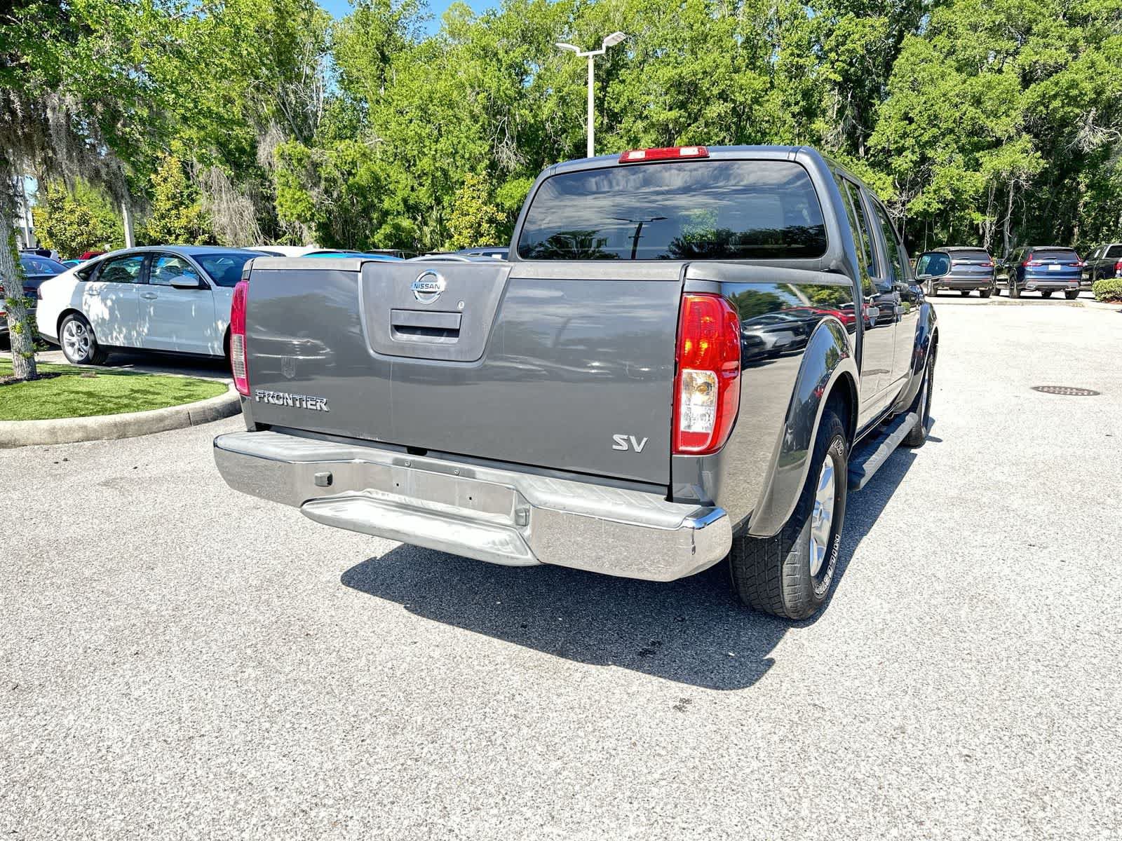Used 2011 Nissan Frontier SV w/ SV Premium Utility Pkg RWD image 6