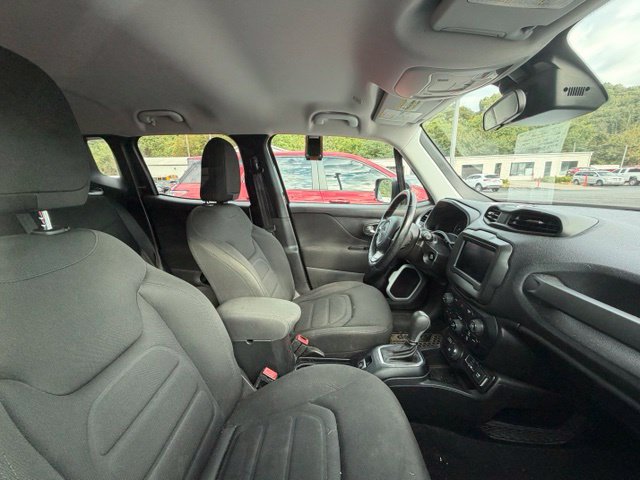 Used 2020 Jeep Renegade Latitude w/ Cold Weather Group AWD/4WD image 10